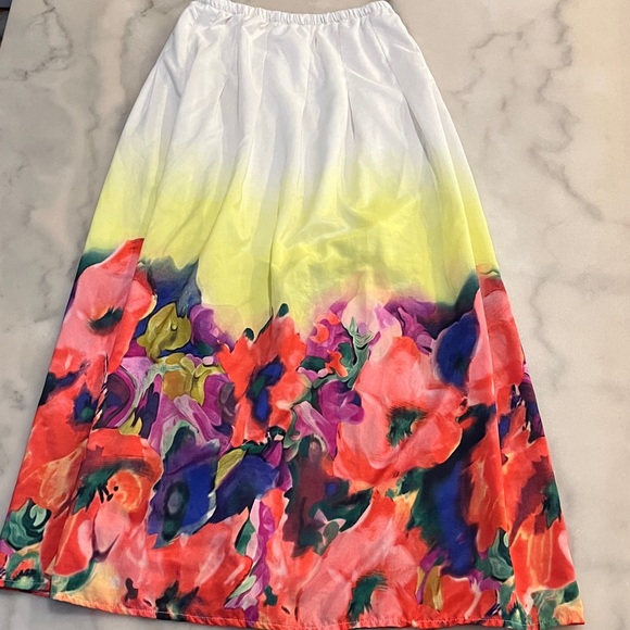 Dresses & Skirts - 🎈Floral Multicolor Women's Maxi Skirt🎁Fill a box for $20 up to 5 lbs Sale 📦